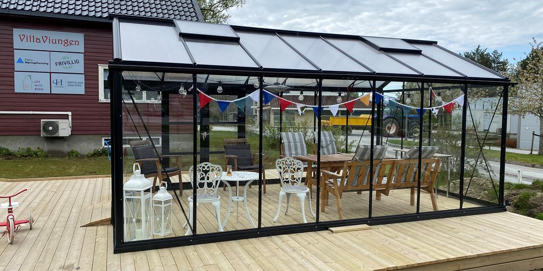 Bilde/illustrasjon for Åpning av hagestuen på Villa Viungen